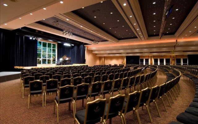 Martin's Château du Lac