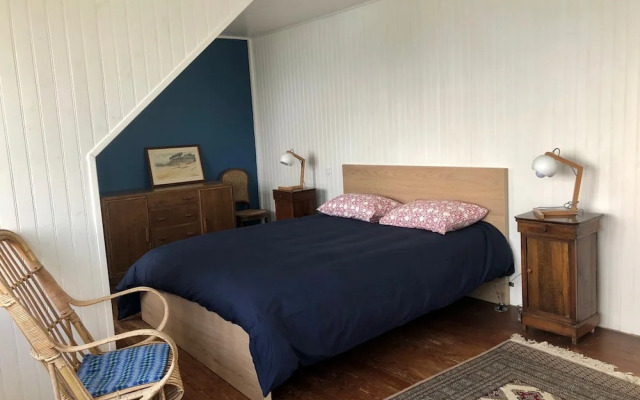 Superb sea View / Private Beach Access