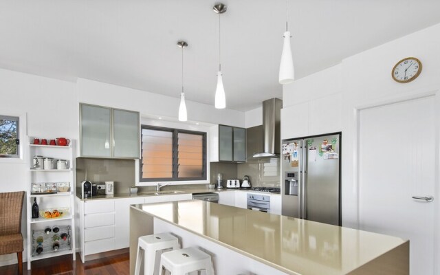 Sunny-Daze - Bonny Hills