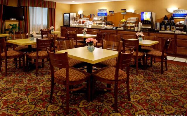 Holiday Inn Express Mt Vernon by IHG