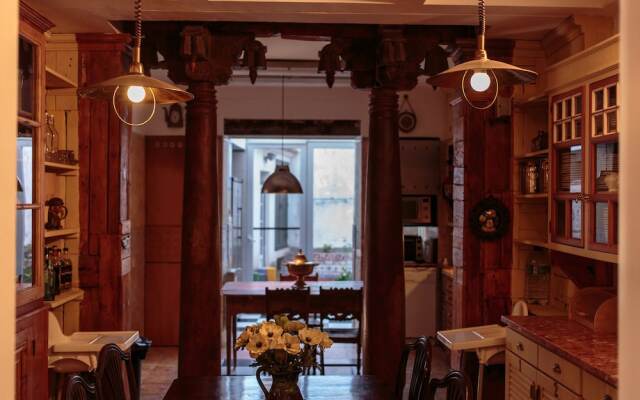 Shepinetree - Capela House