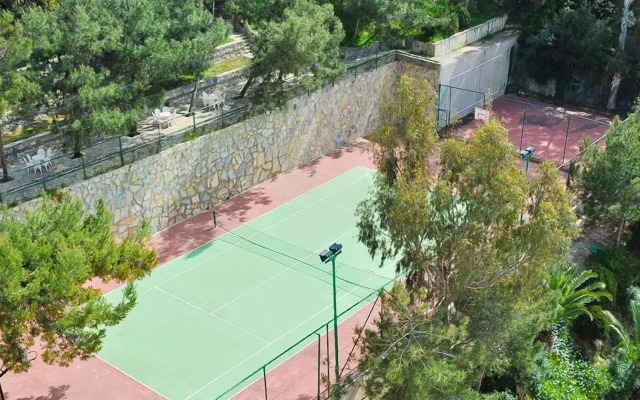 Ladonia Hotels Adakule	