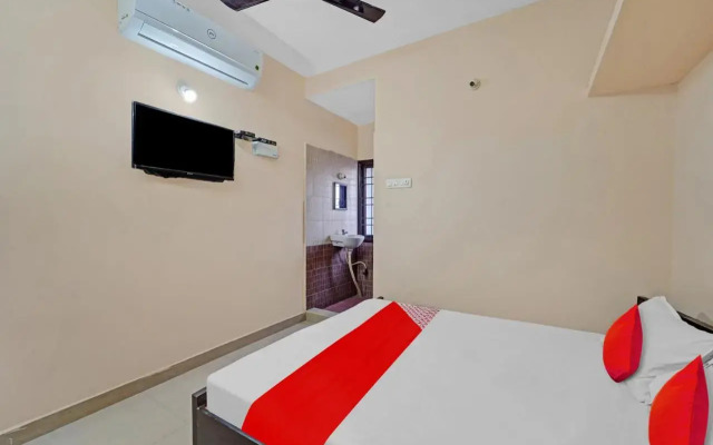 Oyo Flagship 80741B Porur Residency