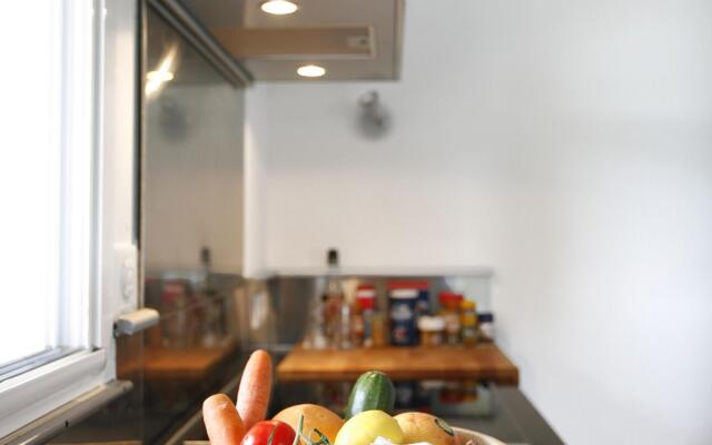 Peaceful Villa With Pool & Views