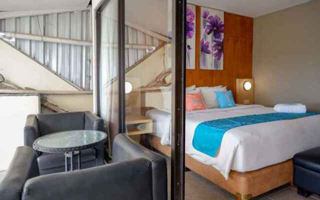 Ekon Hotel