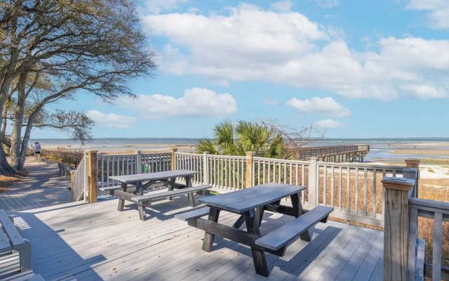 Seaside Bliss Retreat Coastal Condo for 6