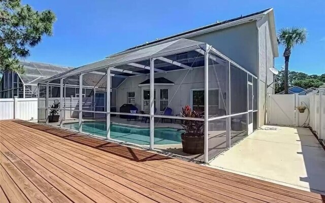 Windwood Villa 4 Bedroom Home by RedAwning