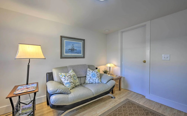 Quaint DT Greenport Apt - 2 Mi to Shelter Island!