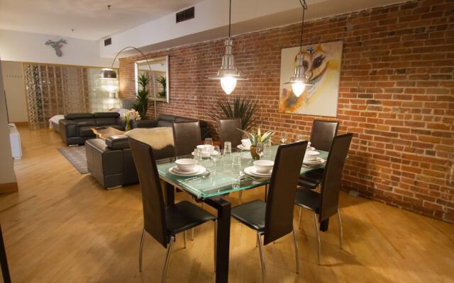 MTLVacationRentals - The City Chalet