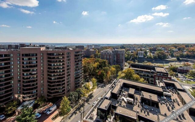 Global Luxury Suites in Rosslyn