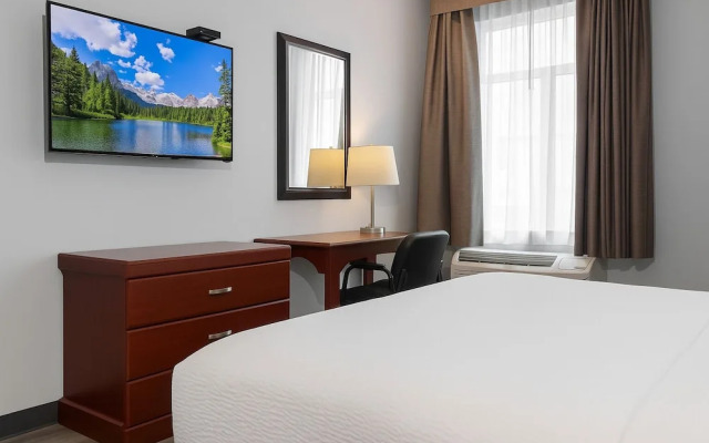 Signature Inn & Suites Hamilton