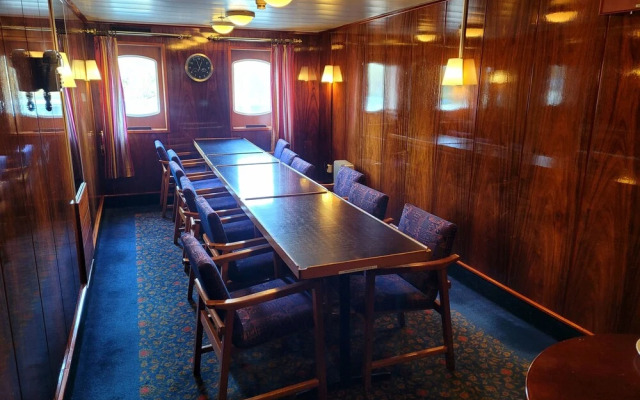 Laivahostel S/S Bore