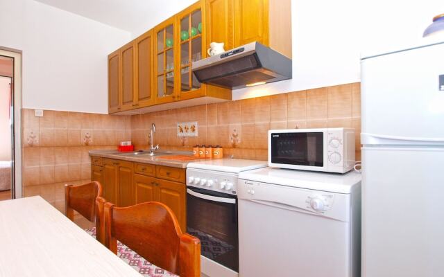 Apartment 1200