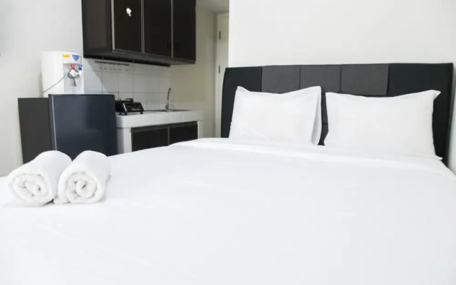 Pool View Studio Apartment @ Springlake Summarecon