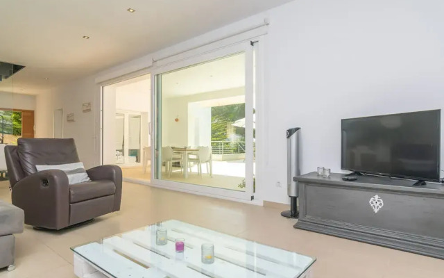 Carritx With 4 Bedrooms and 4 Bathrooms