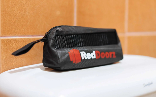 RedDoorz @ La Casa Guesthouse