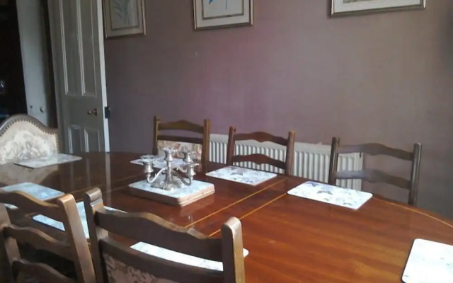 6-bed House in Snowdonia With Your own Private pub