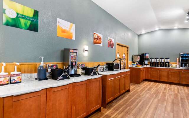 Quality Inn & Suites Munising
