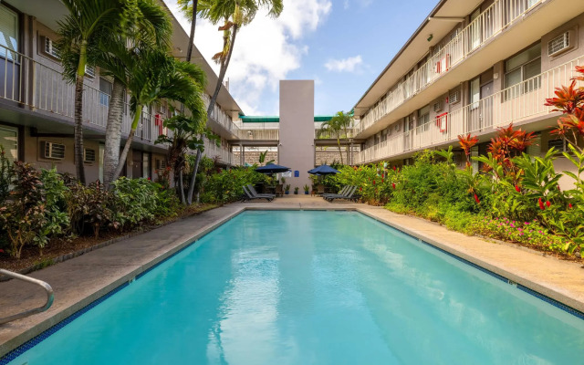 Pacific Marina Inn Airport Hotel