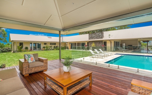 Serene - a spacious luxury holiday retreat
