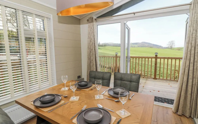 Seren Lodge