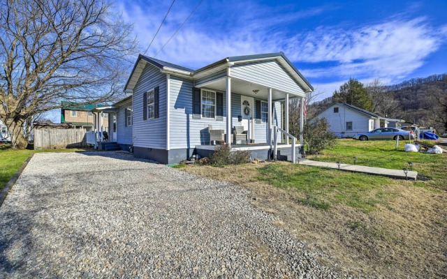 Pet-friendly Charleston Home w/ Fenced Yard!