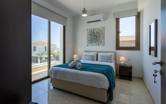 Sea La Vie 3-BR Villa in Protaras