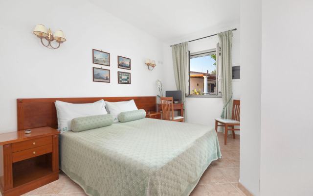 Residence 2 Pini