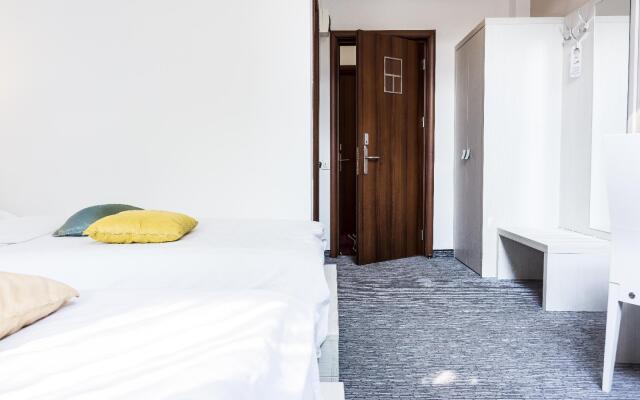 Alex & George Boutique Hotel