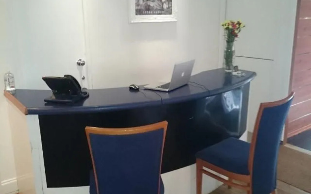 Livingston Lodge Hotel