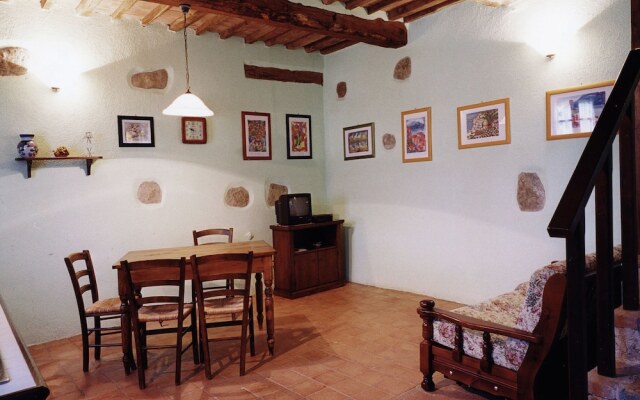 Lavish Holiday Home in Arcidosso With 2 Pools