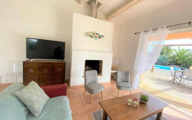 Villa pleine de charme avec piscine proches des plages