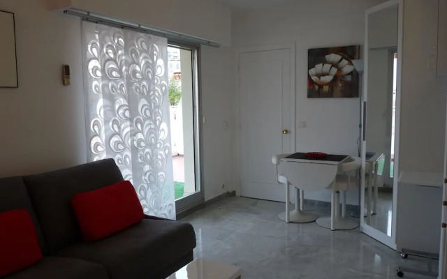 Marie Antoinette Studio