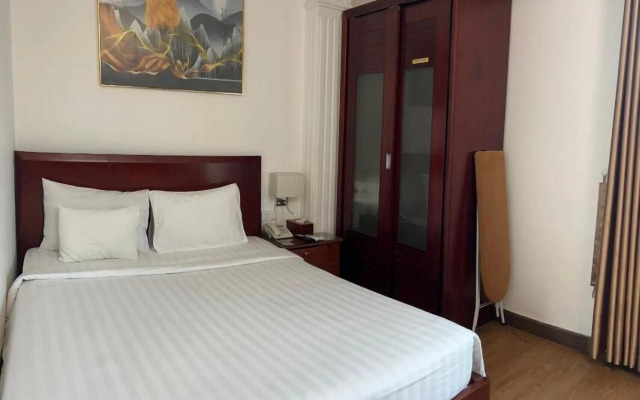 Cosmo Square Hotel (former Duna Hotel)