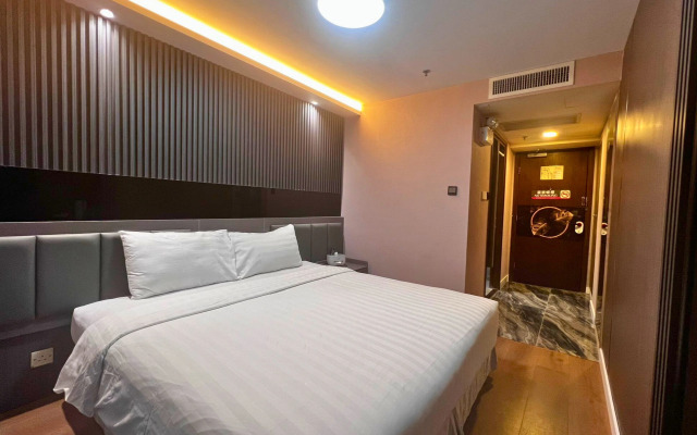 Hennessy Hotel