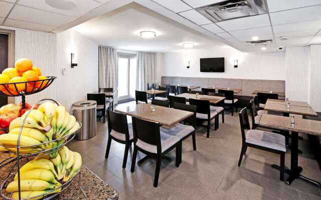 Best Western Plus Banff International Lodge
