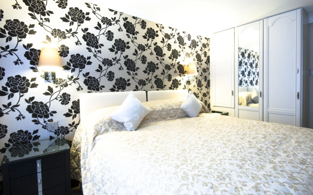 Mayfair House
