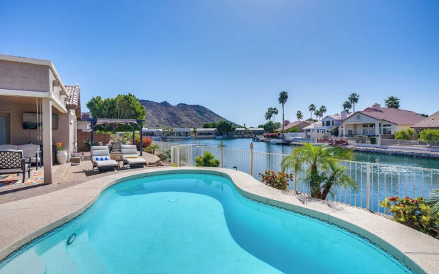 Lakefront Glendale Home w/ Pool, Boat & Fishing!