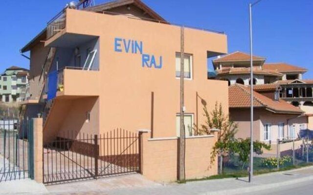 Guest House Evin Rai