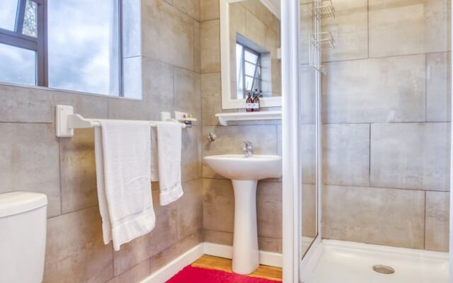 Highlands Lodge Guest House