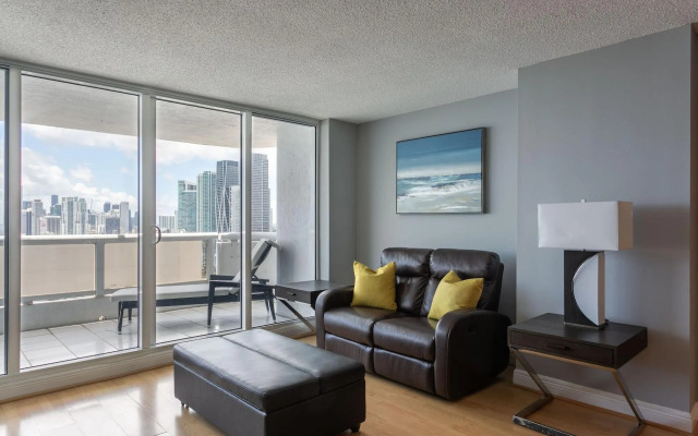 Bayfront Gem With Balcony and Pool