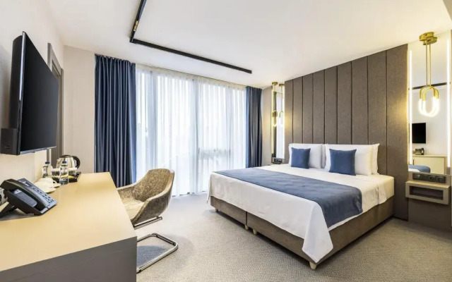 Rossi Luxury Hotel