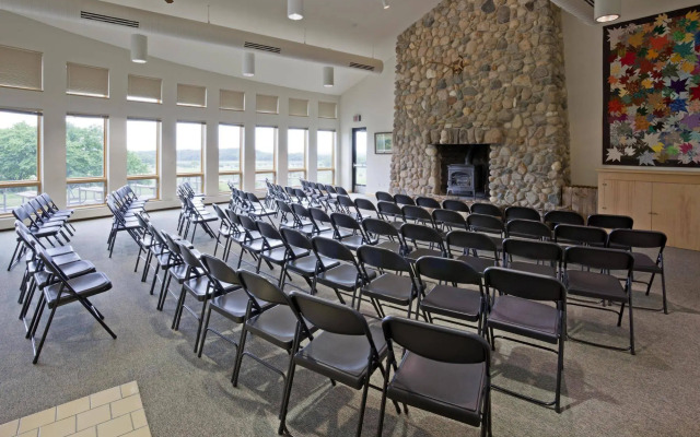 Hampton Inn Spicer Marina Area