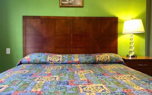 La Petite Rouge Motel