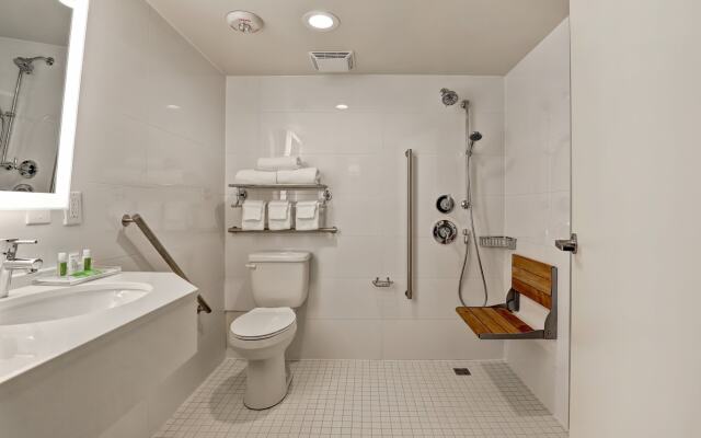 Holiday Inn Ottawa Dwtn - Parliament Hill by IHG