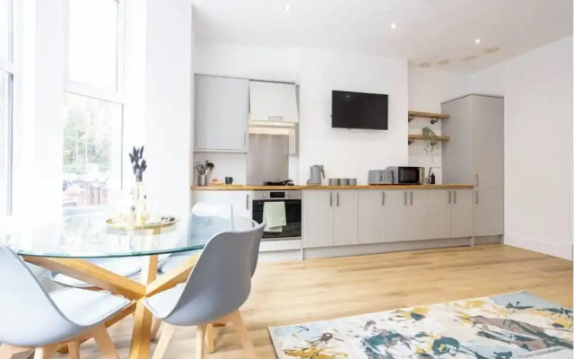 Flat 1 15 Longley Road