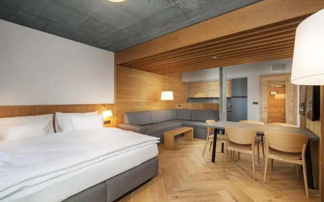 Apartment with balcony and with mountain view - Photo 2