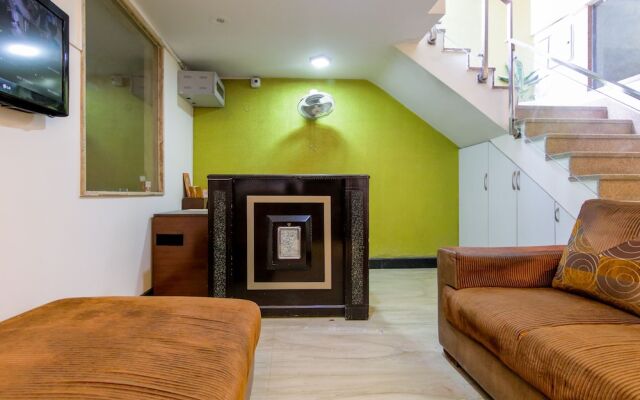 FabHotel Mannat Residency Sec 52