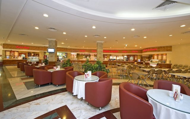 Отель Al Bustan Center & Residence