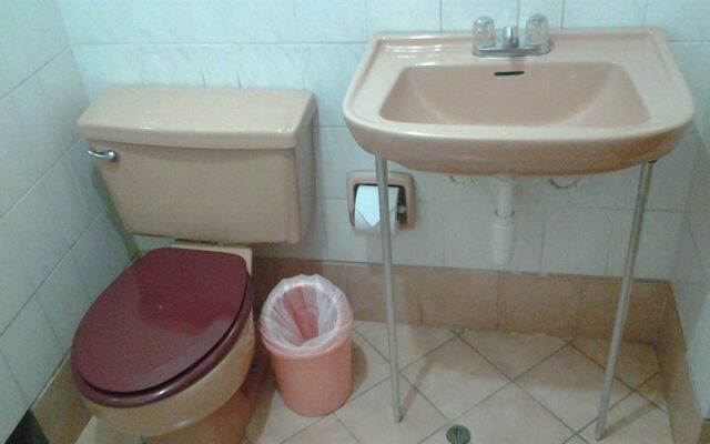 Hostal Victor - Lima Airport Hostel
